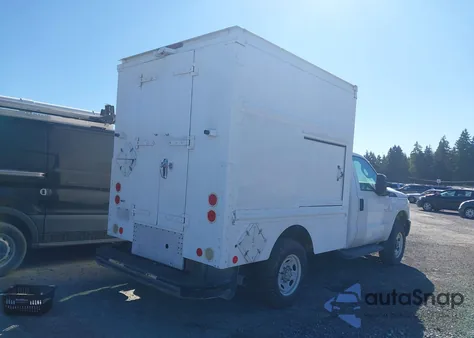 2013 Ford F-250 Xl z USA, uszkodzony, nr VIN 1FDBF2B68DEB64346